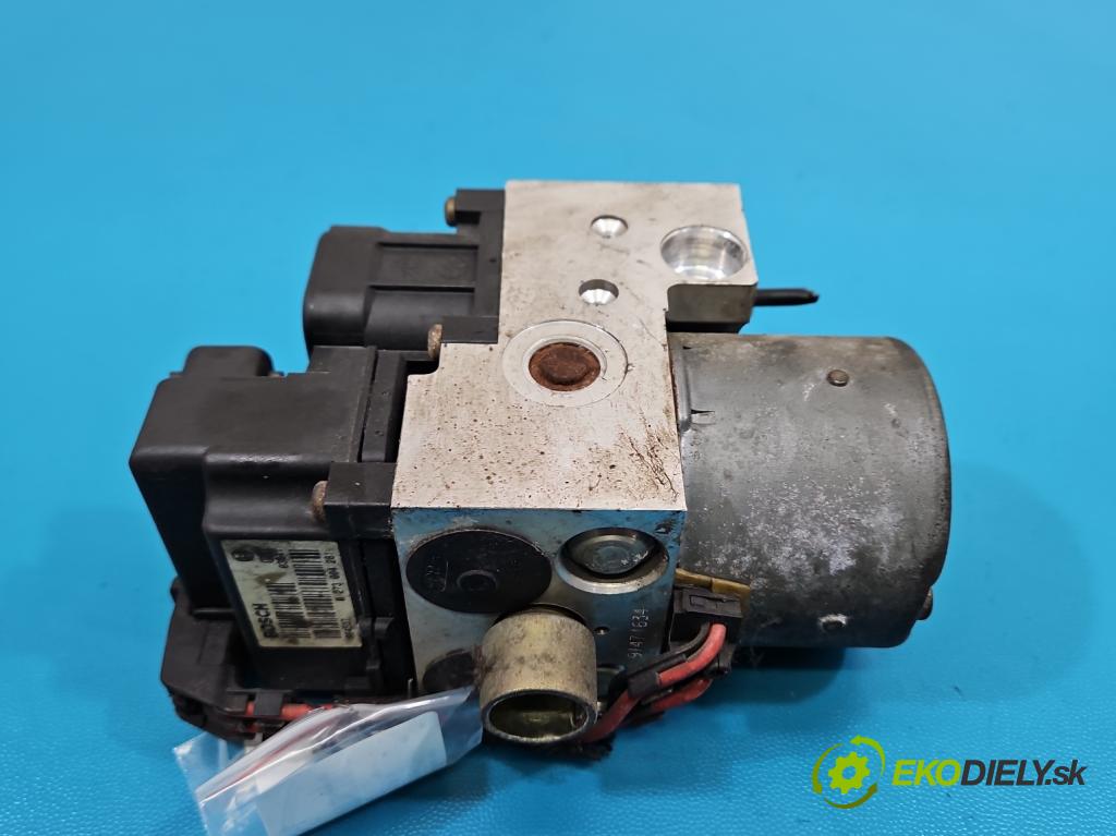 Audi A4 B5 1994-2001 1.6 8V 101 hp manual 74 kW 1595 cm3 4- čerpadlo abs 0273004281 (Pumpa ABS)