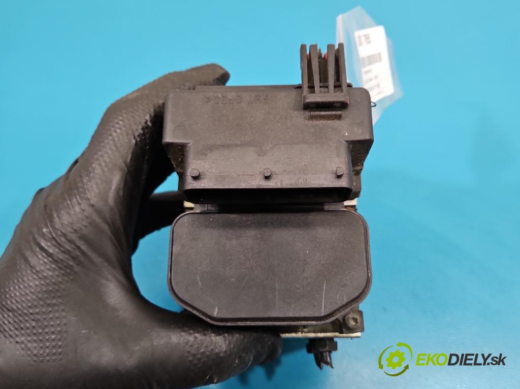 Audi A4 B5 1994-2001 1.6 8V 101 hp manual 74 kW 1595 cm3 4- čerpadlo abs 0273004281 (Pumpa ABS)