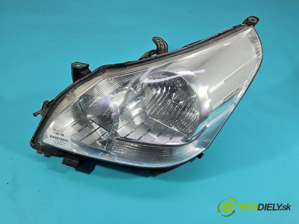 Toyota Verso 2009-2018 2.2 d4d 2AD 150 HP automatic 110 kW 2231 cm3 5- Reflektor: ľavý 13993F (Kľučka dverí ostatné)