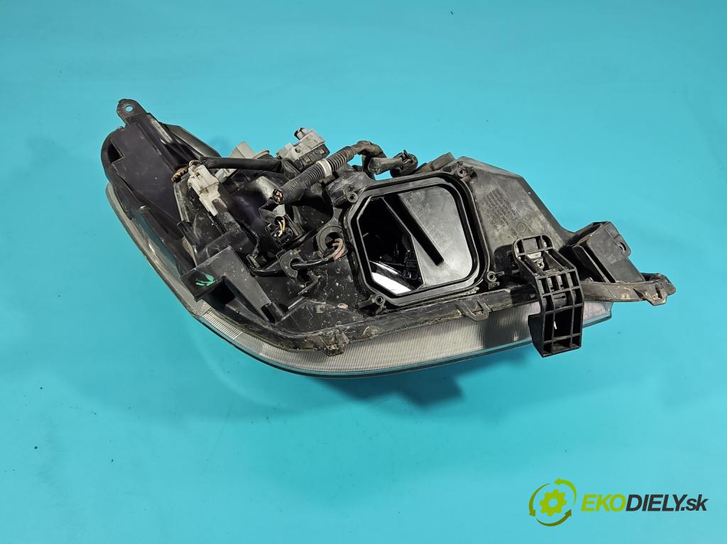 Toyota Verso 2009-2018 2.2 d4d 2AD 150 HP automatic 110 kW 2231 cm3 5- Reflektor: ľavý 13993F (Kľučka dverí ostatné)