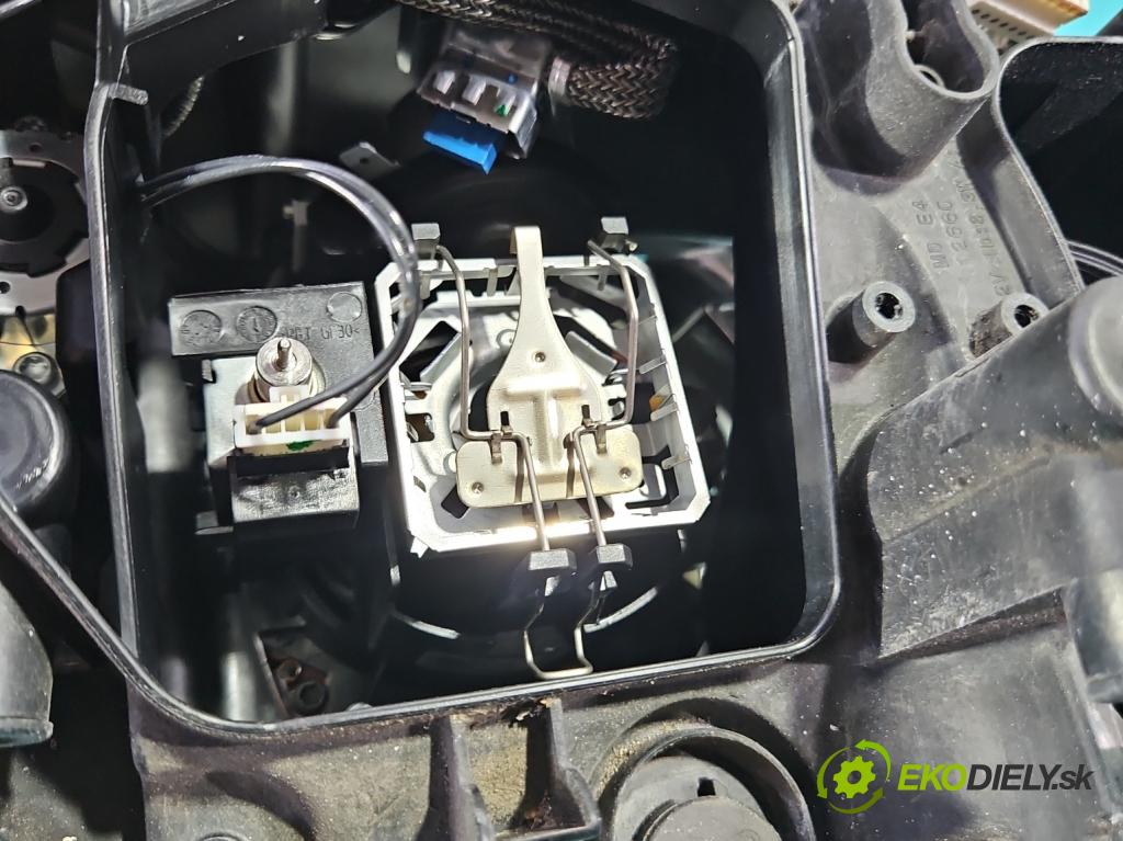 Bmw 7 F01 2008-2015 3.0d N57D30B 306KM automatic 225 kW 2993 cm3 4- Reflektor: ľavý 7182149 (Kľučka dverí ostatné)