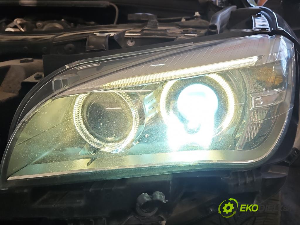 Bmw X1 E84 2009-2015 2.0d 184hp automatic 135 kW 1995 cm3 5- Reflektor: ľavý 90018090 (Kľučka dverí ostatné)