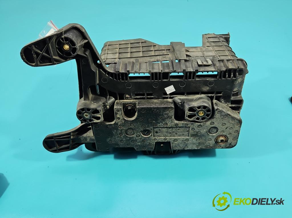Vw Passat B7 2010-2014 1.6 tdi 105 HP manual 77 kW 1598 cm3 5- obal akumulatora 1K0915325B