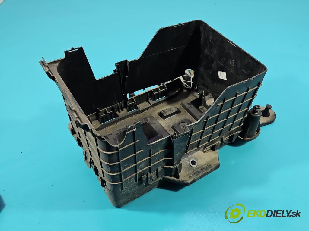 Vw Passat B7 2010-2014 1.6 tdi 105 HP manual 77 kW 1598 cm3 5- obal akumulatora 1K0915325B