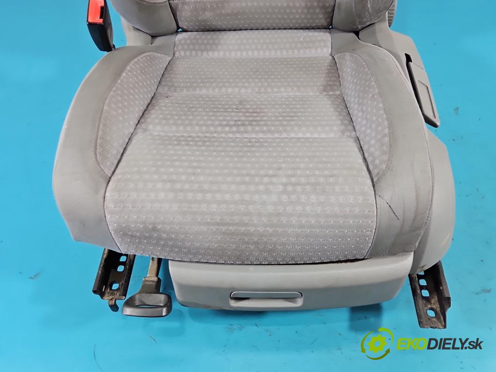 Vw Touran I 2003-2015 2.0 tdi 136 HP manual 100 kW 1968 cm3 5- Sedačka ľavý  (Sedadlo)