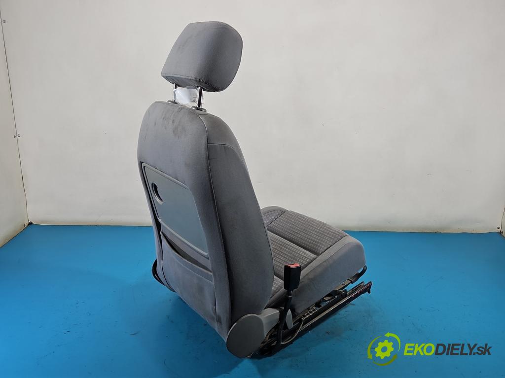 Vw Touran I 2003-2015 2.0 tdi 136 HP manual 100 kW 1968 cm3 5- Sedačka ľavý  (Sedadlo)