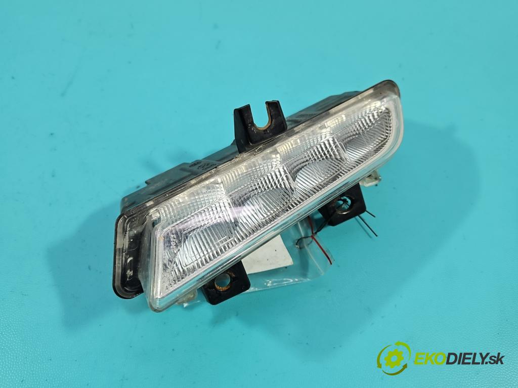 Renault Captur I 2013-2019 0.9 90 HP manual 66 kW 898 cm3 5- Svetlo: prevádzky pravé 266059367R