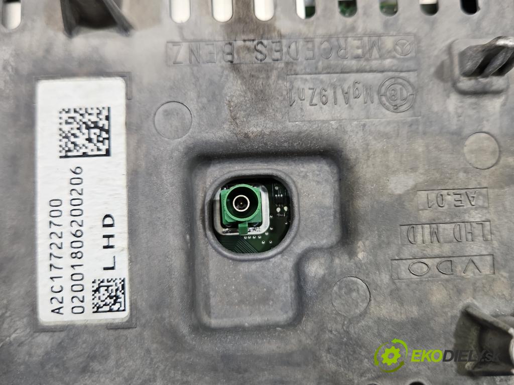 Mercedes E W213 2016-2023 2.0 cdi 654920 194KM: automatic 143 kW 1950 cm3 5- Zobrazit: A2139009220 (Prístrojová doska)