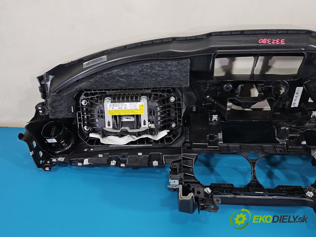 Mercedes E W213 2016-2023 2.0 cdi 654920 194KM: automatic 143 kW 1950 cm3 5- kokpit,pristrojová doska rozdeľovacia