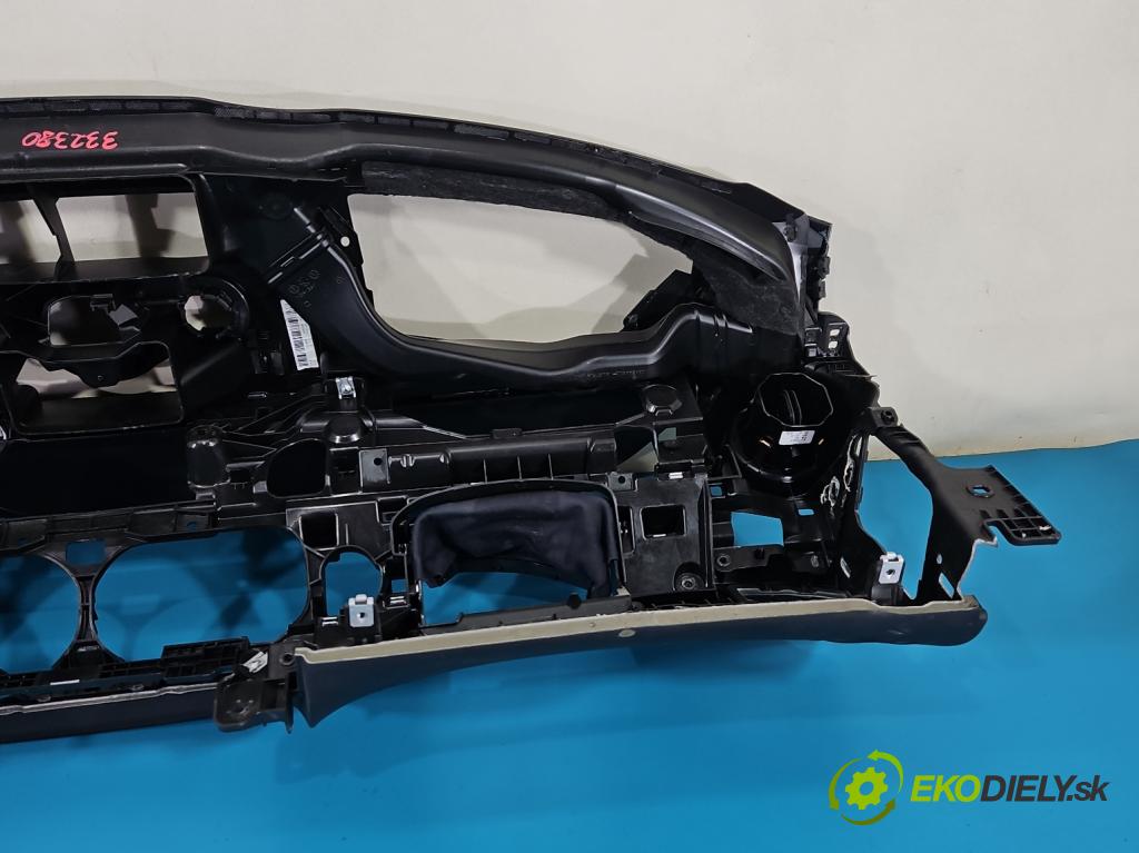 Mercedes E W213 2016-2023 2.0 cdi 654920 194KM: automatic 143 kW 1950 cm3 5- kokpit,pristrojová doska rozdeľovacia