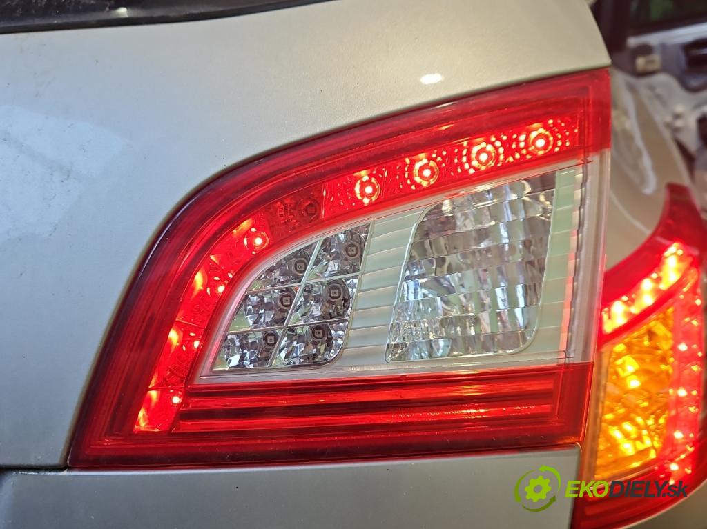 Peugeot 508 I 2010-2018 2.0 hdi 163 HP manual 120 kW 1997 cm3 5- svetlo / reflektor zadné pravé 9686780680 (Kľučka dverí ostatné)
