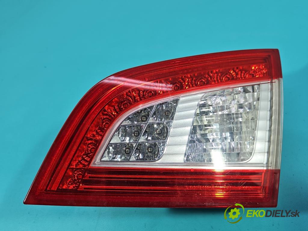 Peugeot 508 I 2010-2018 2.0 hdi 163 HP manual 120 kW 1997 cm3 5- svetlo / reflektor zadné pravé 9686780680 (Kľučka dverí ostatné)