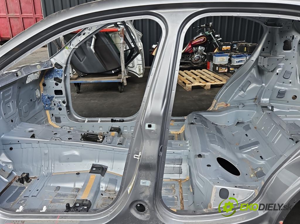 Alfa romeo Stelvio 2016- 2.0 T 280KM: automatic 206 kW 1995 cm3 5- Práh: ľavý (Karoséria ostatné)