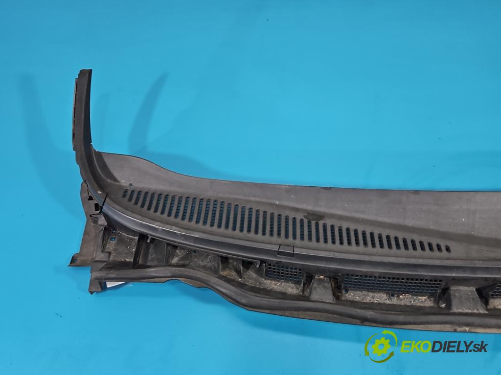 Nissan Note I 2006-2012 1.5 dci 86 hp manual 63 kW 1461 cm3 5- torpédo 668629U100 (Plast pod čelním sklem)