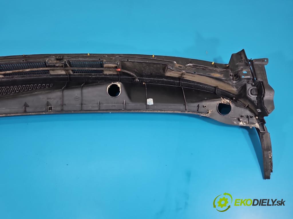 Nissan Note I 2006-2012 1.5 dci 86 hp manual 63 kW 1461 cm3 5- torpédo 668629U100 (Plast pod čelním sklem)