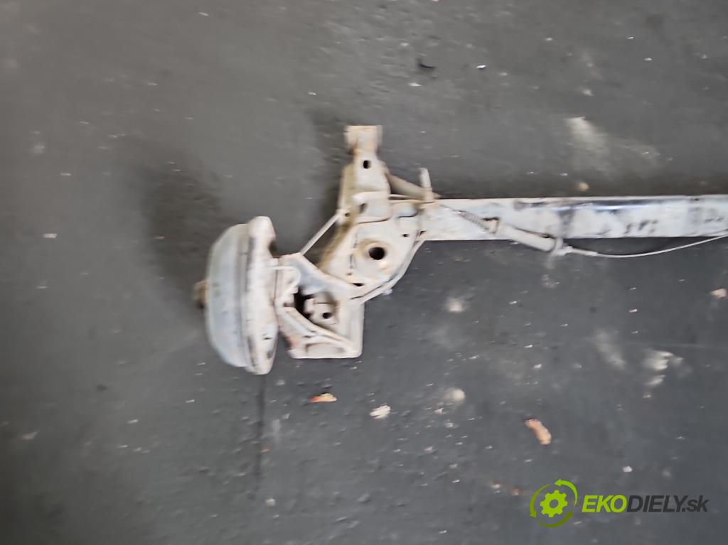 Opel Corsa B 1993-1999 1.0 12V 54 hp manual 40 kW 973 cm3 5- zadní výztuha  (Zadní výztuha)