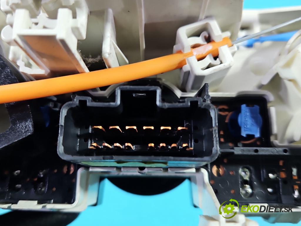 Nissan Note I 2006-2012 1.5 dci 86 HP manual 63 kW 1461 cm3 5- panel kúrenia N103009C