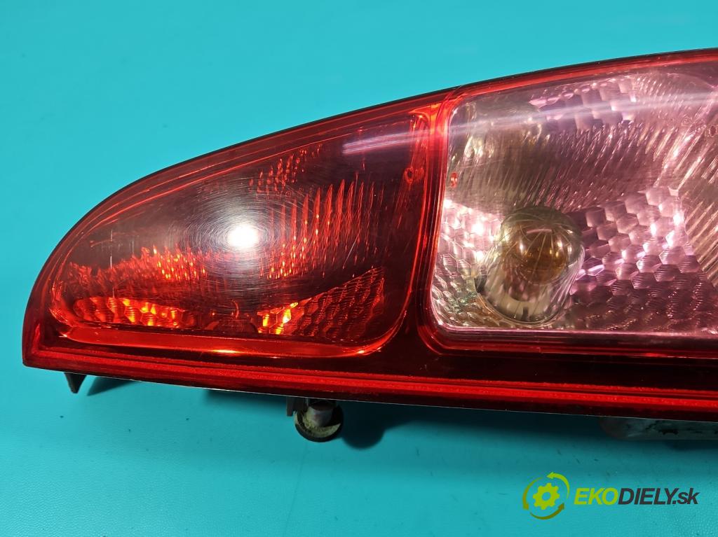 Peugeot 807 2002-2014 2.0 hdi 136 HP manual 100 kW 1997 cm3 5- svetlo / reflektor zadné ľavé  (Kľučka dverí ostatné)