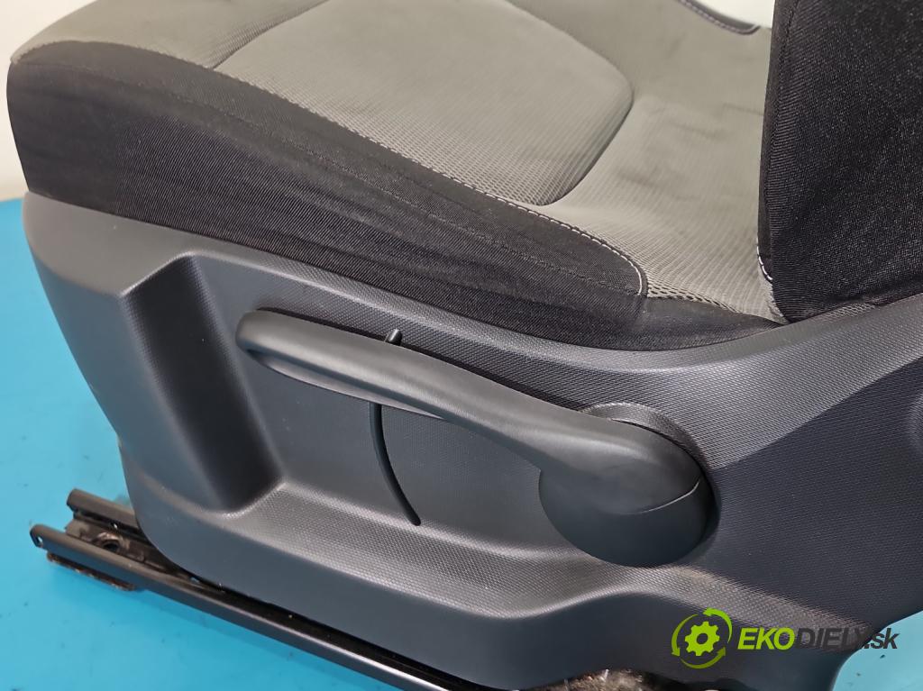 Renault Captur I 2013-2019 0.9 90 HP manual 66 kW 898 cm3 5- Sedačka ľavý  (Sedadlo)