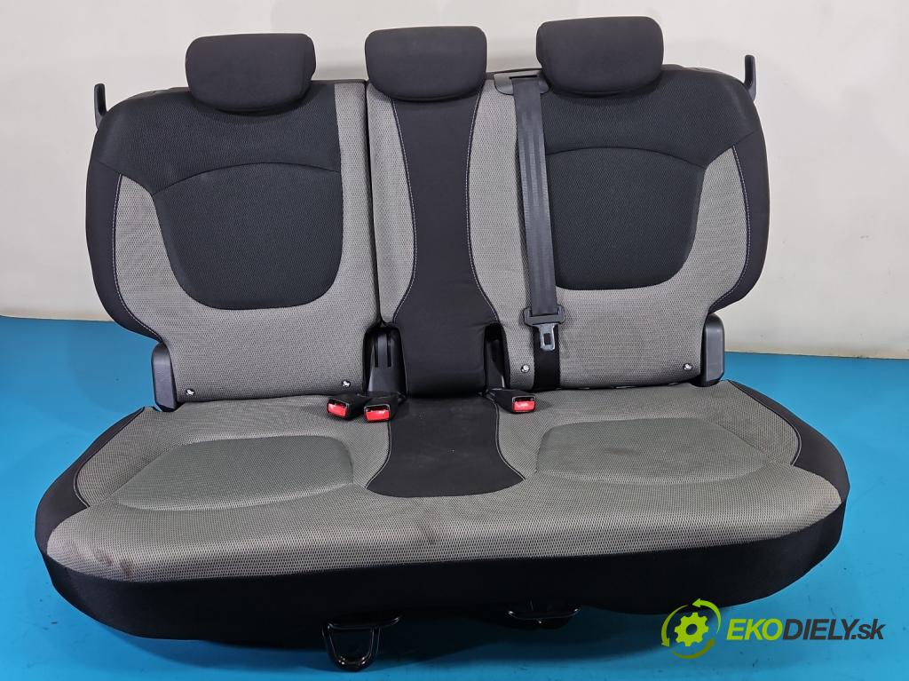 Renault Captur I 2013-2019 0.9 90 HP manual 66 kW 898 cm3 5- Pohovka: zadné  (Sedadlo)