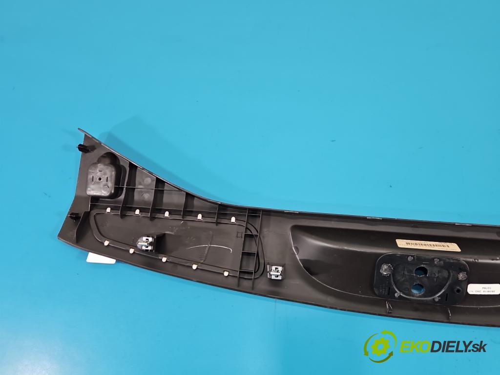 Jeep Grand Cherokee WK2 IV 2010-2021 3.0 CRD 250 HP automatic 184 kW 2987 cm3 5- kryt plast P1NR391U5AG
