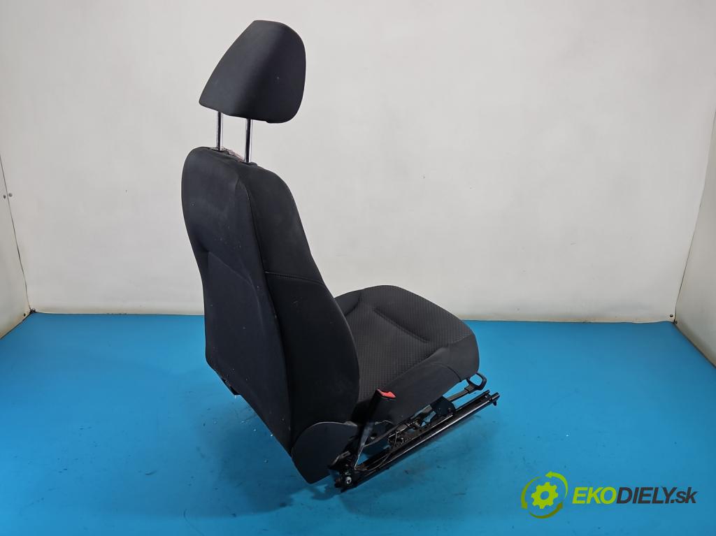 Vw Jetta VI 2010-2018 1.6 tdi CAYC: 105 HP manual 77 kW 1598 cm3 4- Sedačka ľavý  (Sedadlo)