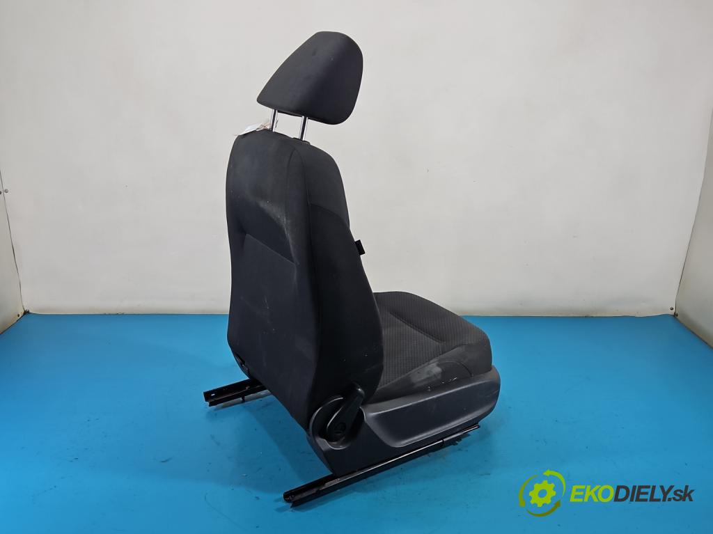 Vw Jetta VI 2010-2018 1.6 tdi CAYC: 105 HP manual 77 kW 1598 cm3 4- Sedačka pravý  (Sedadlo)