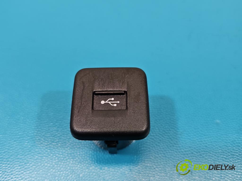 Suzuki SX4 S-Cross 2013-2021 1.6 DDIS 120 HP manual 88 kW 1598 cm3 5- zásuvka USB GT17HN