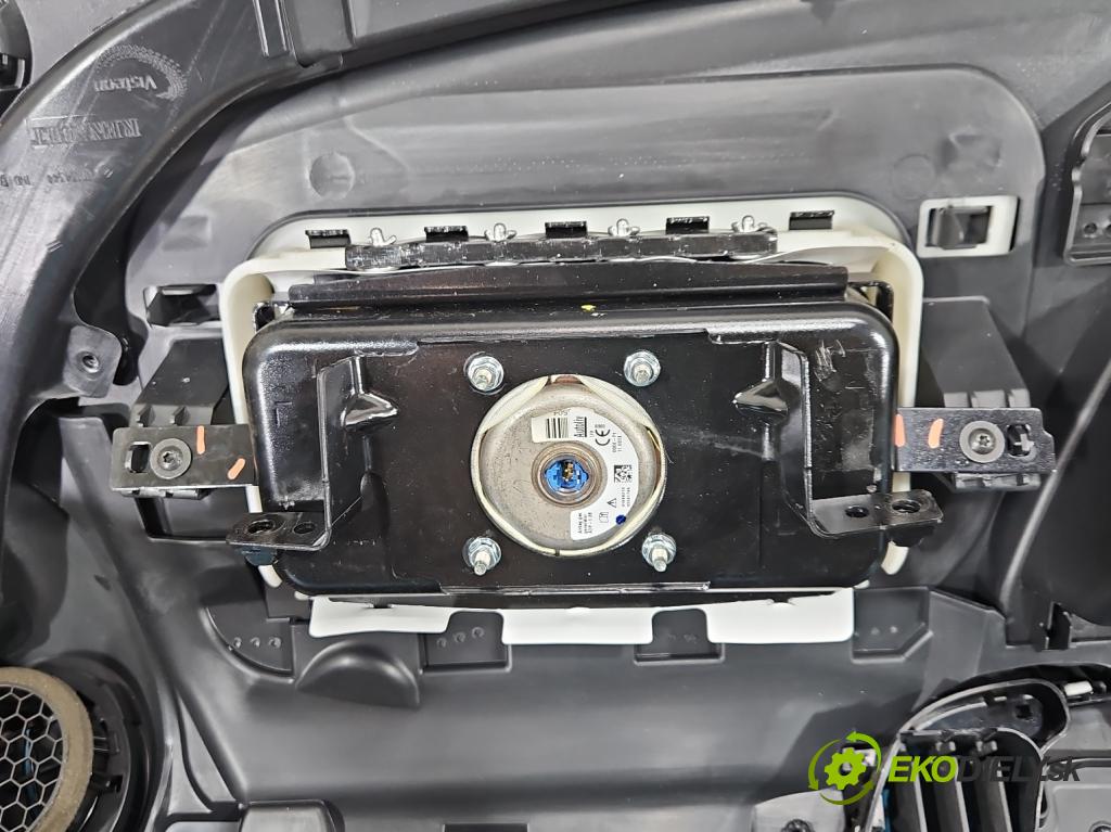 Renault Captur I 2013-2019 0.9 90 HP manual 66 kW 898 cm3 5- kokpit,pristrojová doska rozdeľovacia