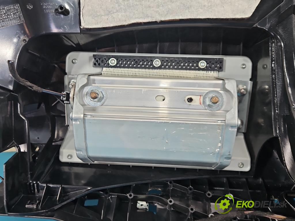 Bmw X1 E84 2009-2015 2.0d 184hp automatic 135 kW 1995 cm3 5- kokpit,pristrojová doska rozdeľovacia