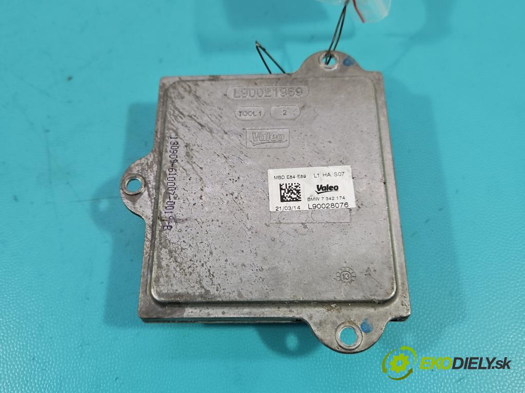 Bmw X1 E84 2009-2015 2.0d 184 hp automatic 135 kW 1995 cm3 5- modul lampy: 7342174
