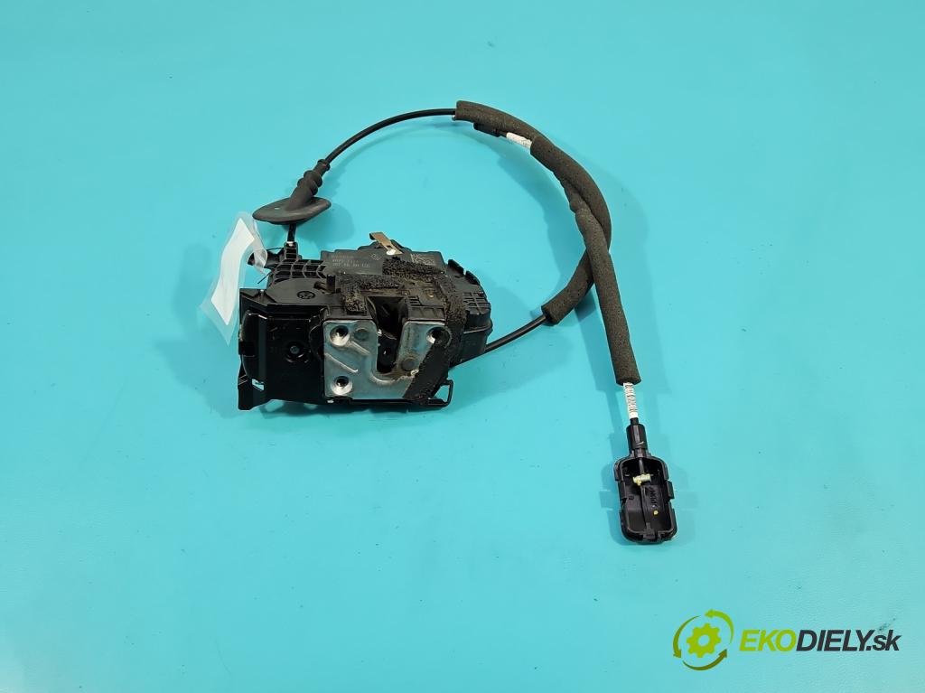 Renault Captur I 2013-2019 0.9 90 HP manual 66 kW 898 cm3 5- zámok zadné pravý 825008835R