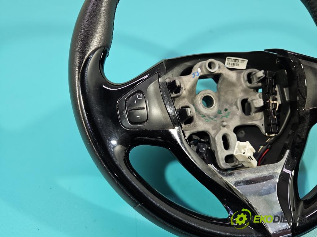 Renault Captur I 2013-2019 0.9 90 HP manual 66 kW 898 cm3 5- volant 985105453R (Volant)