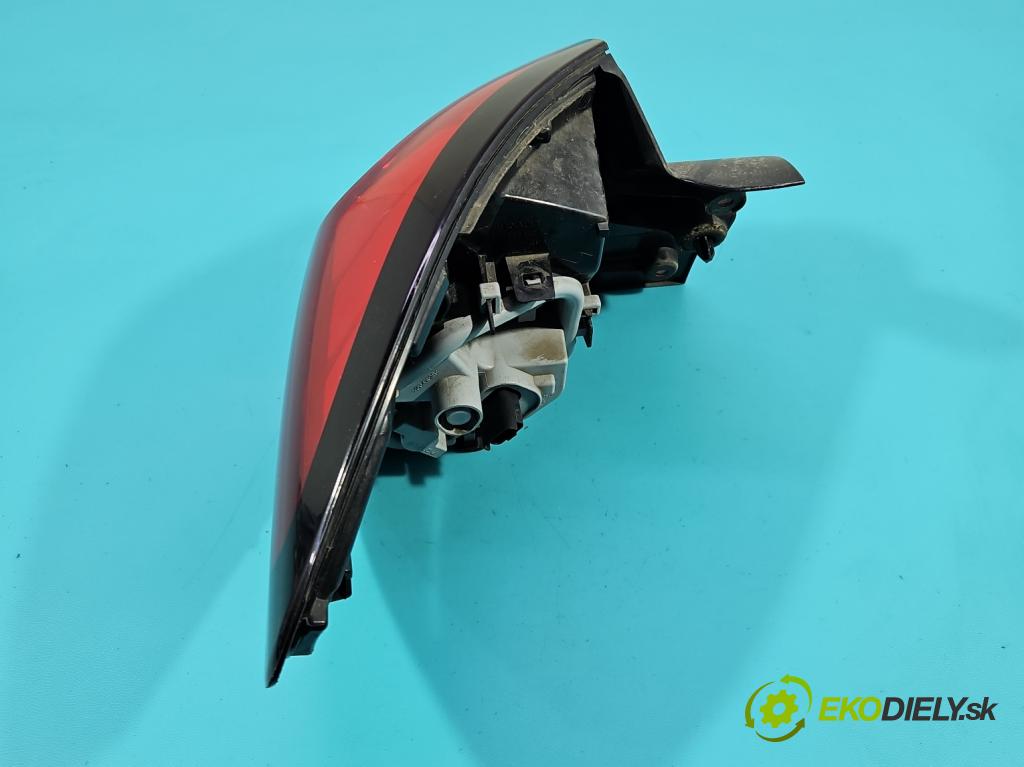 Renault Captur I 2013-2019 0.9 90 HP manual 66 kW 898 cm3 5- svetlo / reflektor zadné pravé 265502731R (Kľučka dverí ostatné)