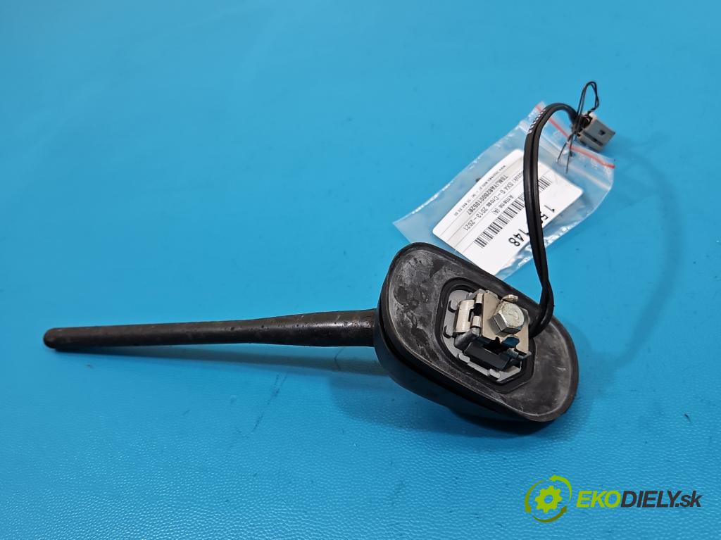 Suzuki SX4 S-Cross 2013-2021 1.6 DDIS 120 hp manual 88 kW 1598 cm3 5- Antena