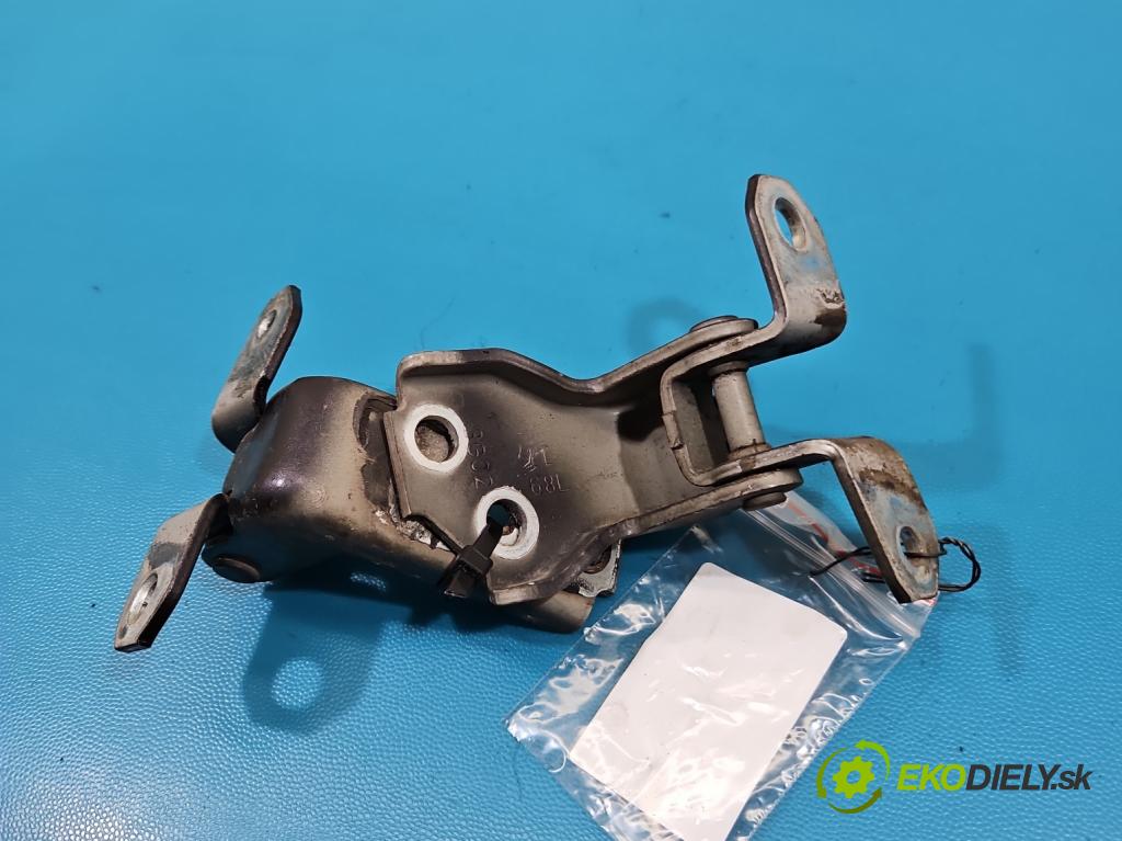 Suzuki SX4 S-Cross 2013-2021 1.6 DDIS 120 HP manual 88 kW 1598 cm3 5- Závěs: dvere predné ľavý