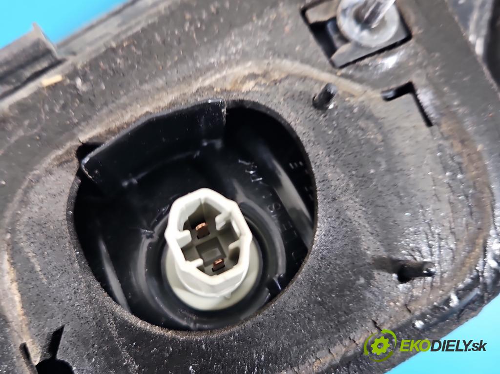 Honda Civic VIII 2006-2011 2.2 140 HP manual 103 kW 2204 cm3 5- zaslepka: zadné 132-16721