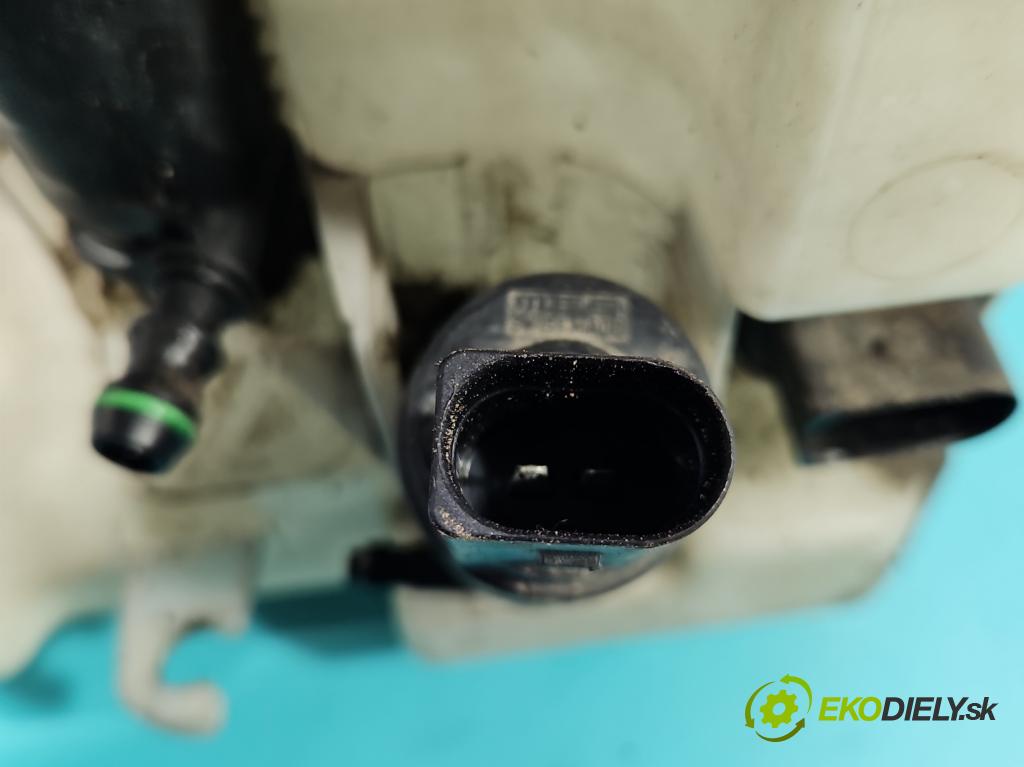 Vw Jetta VI 2010-2018 1.6 tdi 105 HP manual 77 kW 1598 cm3 4- nádržka tekutina: ostrekovačov 5C6955453Q