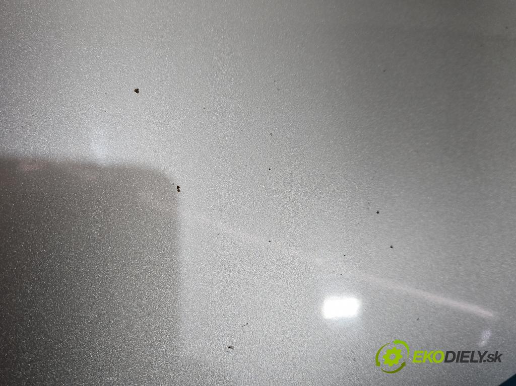 Honda Civic VIII 2006-2011 2.2 140 HP manual 103 kW 2204 cm3 5- blatník predné pravý  (Kľučka dverí ostatné)
