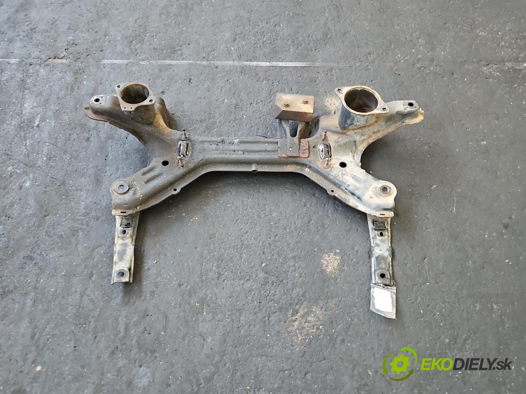 Seat Cordoba I 1993-2002 1.4 8V 60 HP manual 44 kW 1390 cm3 4- výstuha motora 