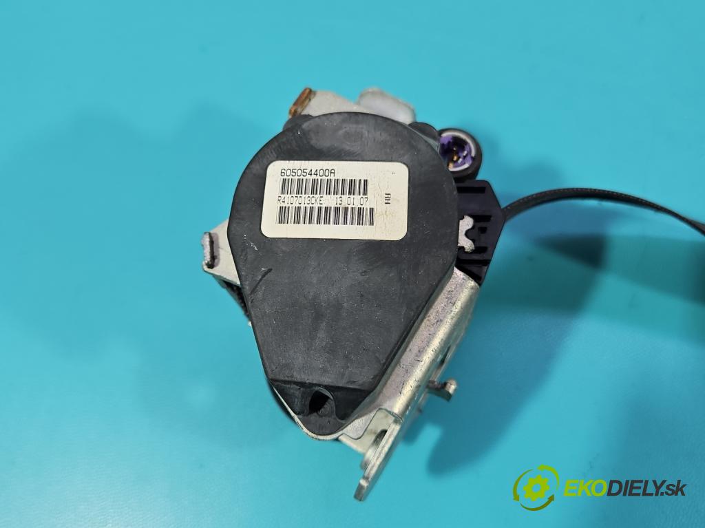 Vw Jetta V 2005-2010 1.9 tdi 105 hp manual 77 kW 1896 cm3 4- stěna bezpečnost přední pravý 1K4857706