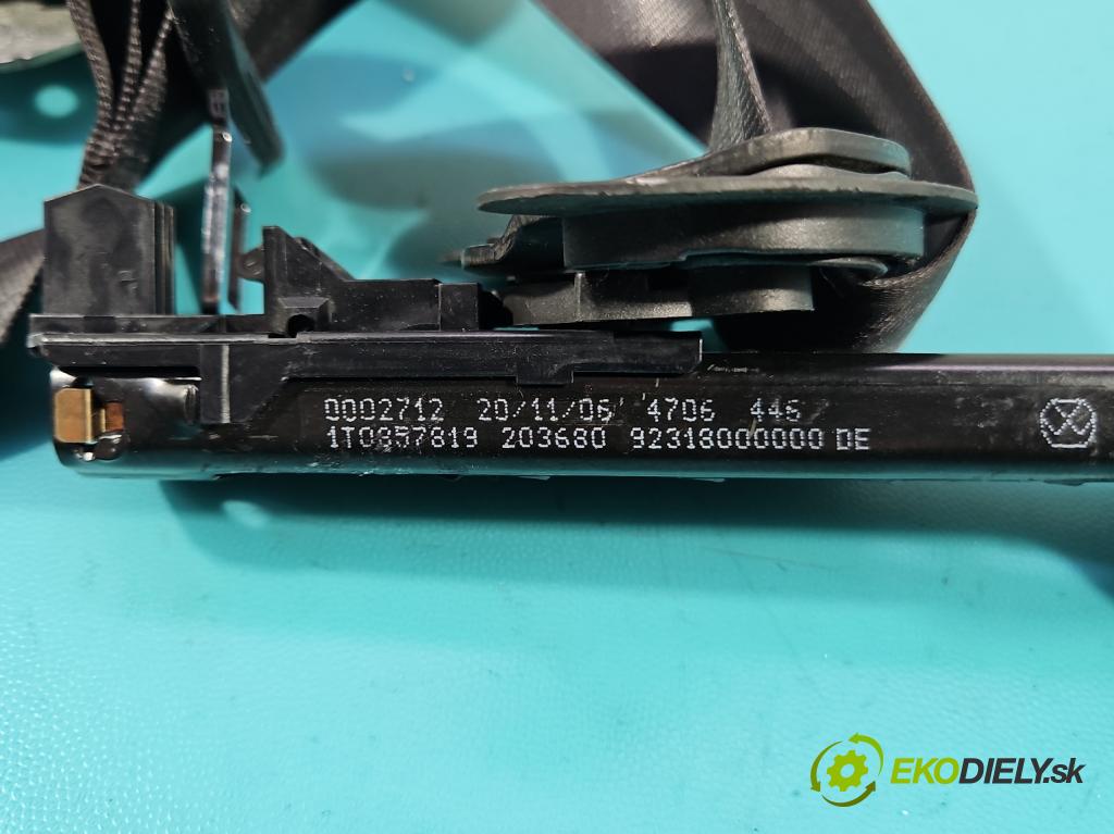Vw Jetta V 2005-2010 1.9 tdi 105 hp manual 77 kW 1896 cm3 4- stěna bezpečnost přední pravý 1K4857706