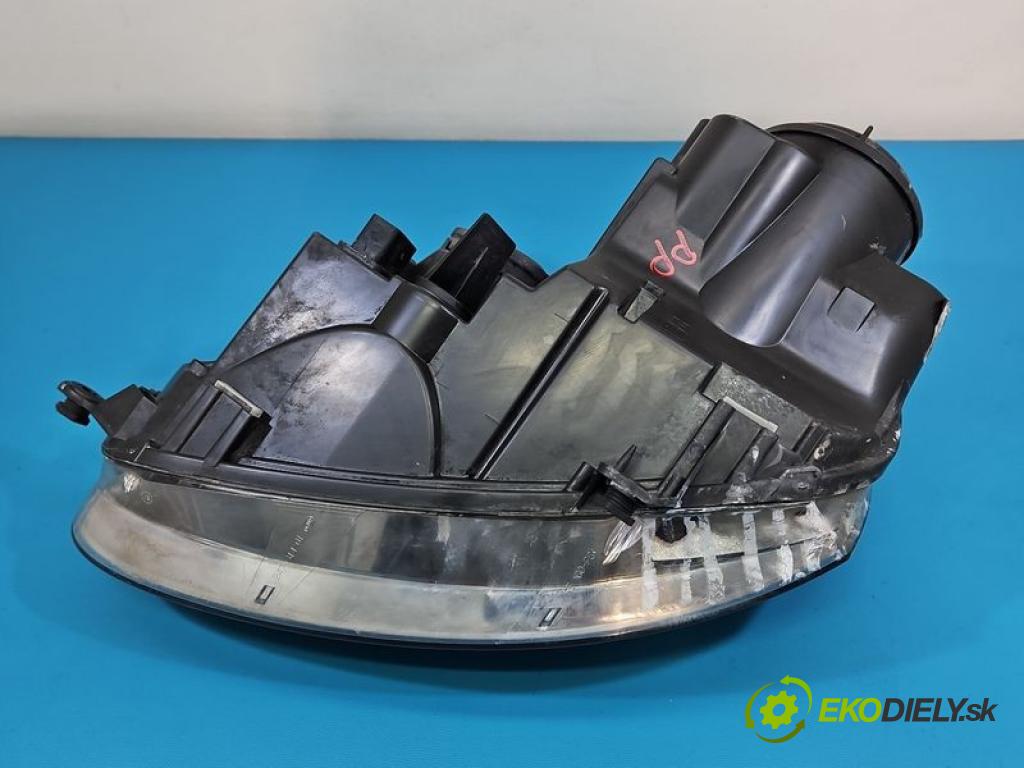 Vw Jetta V 2005-2010 1.9 tdi 105 hp manual 77 kW 1896 cm3 4- světlo pravý 1K6941006P (Pravé přední světlo)