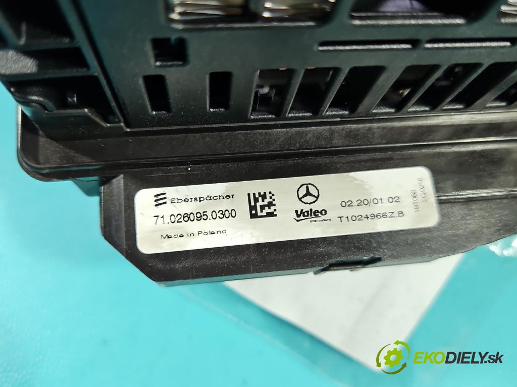 Mercedes E W213 2016-2023 2.0 cdi 654920 194KM: automatic 143 kW 1950 cm3 5- radiator A2058300205 (Radiátor kúrenia)