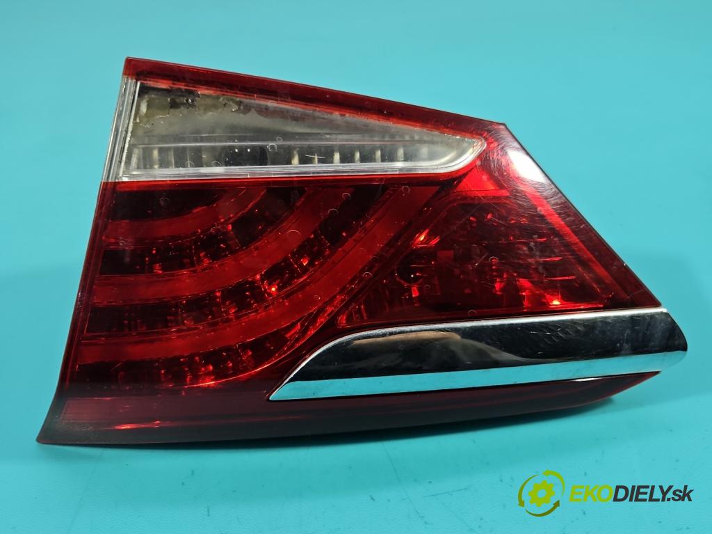 Hyundai I40 1.7 crdi 136 HP manual 100 kW 1685 cm3 5- svetlo / reflektor zadné pravé 92404-3Z0 (Kľučka dverí ostatné)