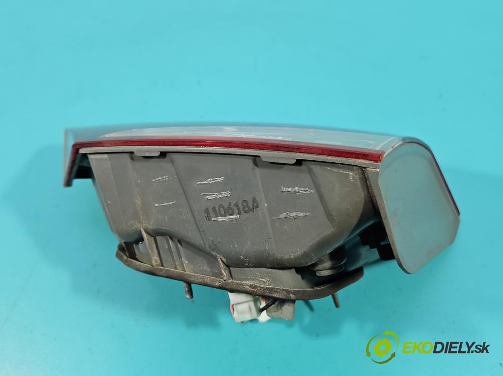 Hyundai I40 1.7 crdi 136 HP manual 100 kW 1685 cm3 5- svetlo / reflektor zadné pravé 92404-3Z0 (Kľučka dverí ostatné)