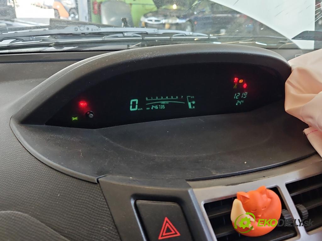 Toyota Yaris II 2005-2011 1.0 vvti 69KM manual 51 kW 998 cm3 5- Přístrojová deska 83800-0DJ00 (Přístrojová deska)