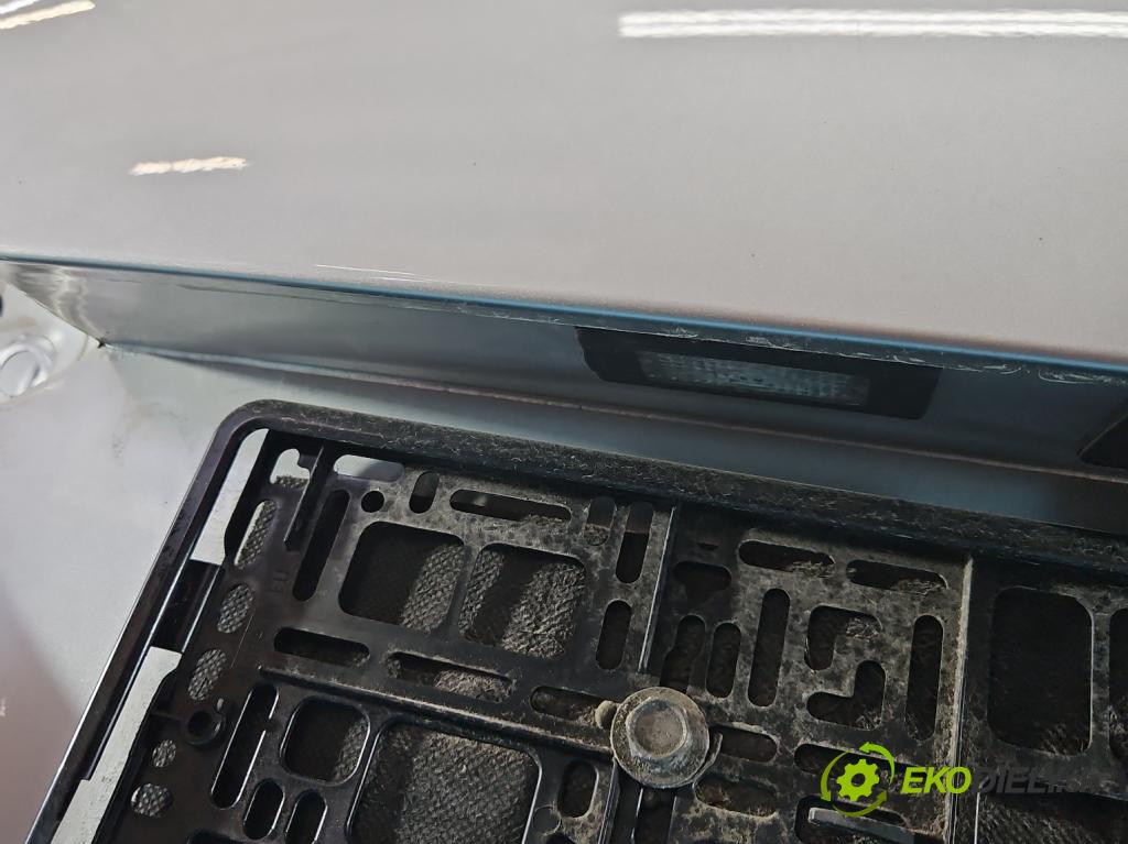 Vw Jetta VI 2010-2018 1.6 tdi CAYC: 105 HP manual 77 kW 1598 cm3 4- zadna kufor  (Kapota zadná (kufor))