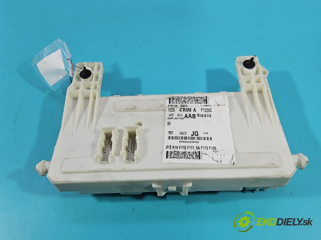 Ford Kuga Mk1 2008-2013 2.0 tdci 140 HP manual 103 kW 1997 cm3 5- skrinka poistka 7M5T14A073JG (Poistková skrinka)
