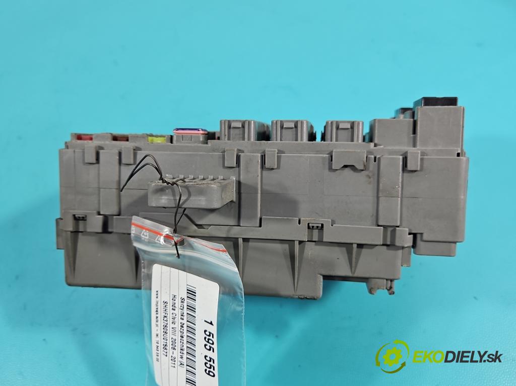 Honda Civic VIII 2006-2011 2.2 140 HP manual 103 kW 2204 cm3 5- skrinka poistka E36KY7VB (Poistková skrinka)